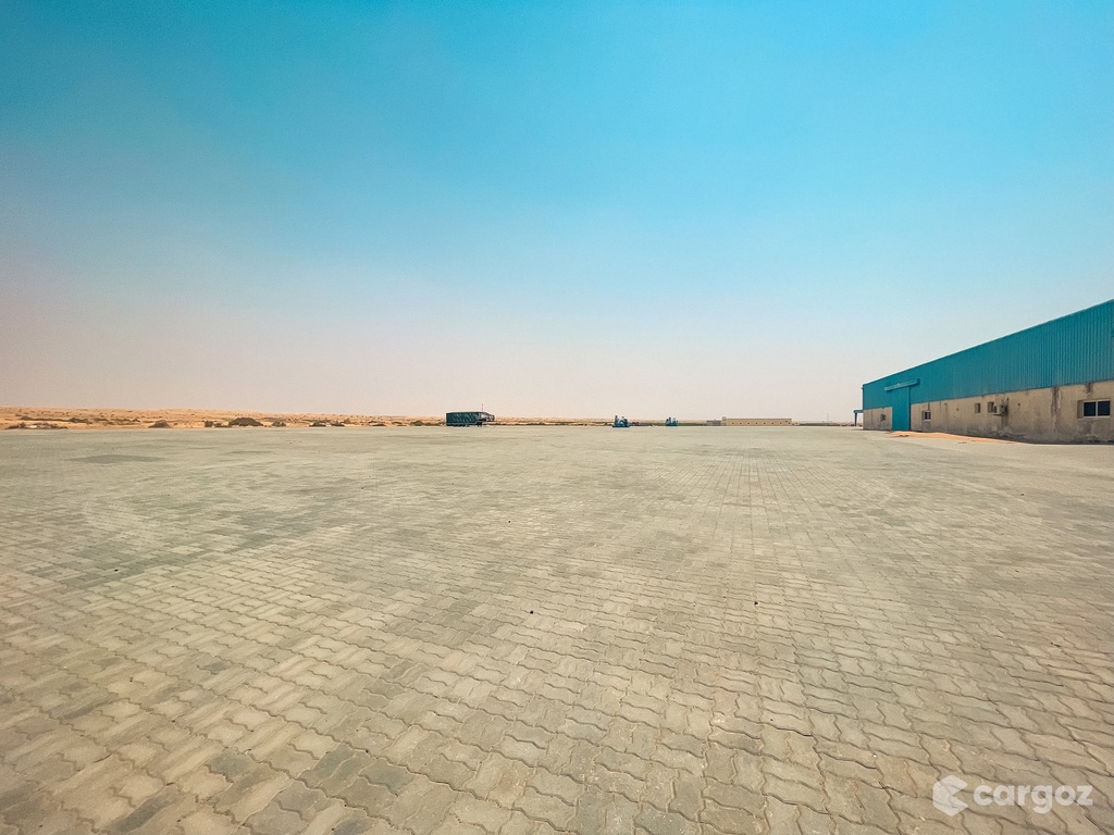 OPEN YARD