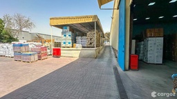 OUTSIDE/OPEN YARD